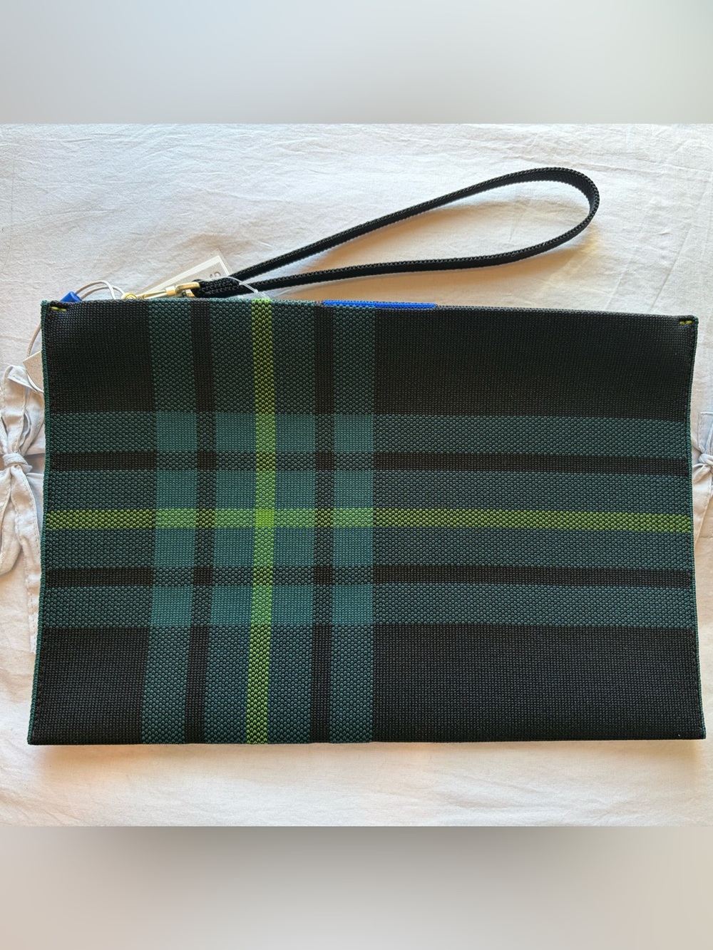 NWT Rothy’s wristlet - pine tree plaid